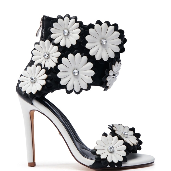 "WICKED WONDERLAND" Azalea Wang Black and White Floral Women's Heels - Picture 2 of 6